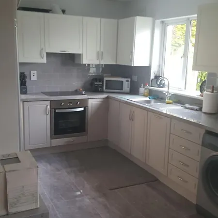 Dom wakacyjny 3 Bed Village, Wexford *